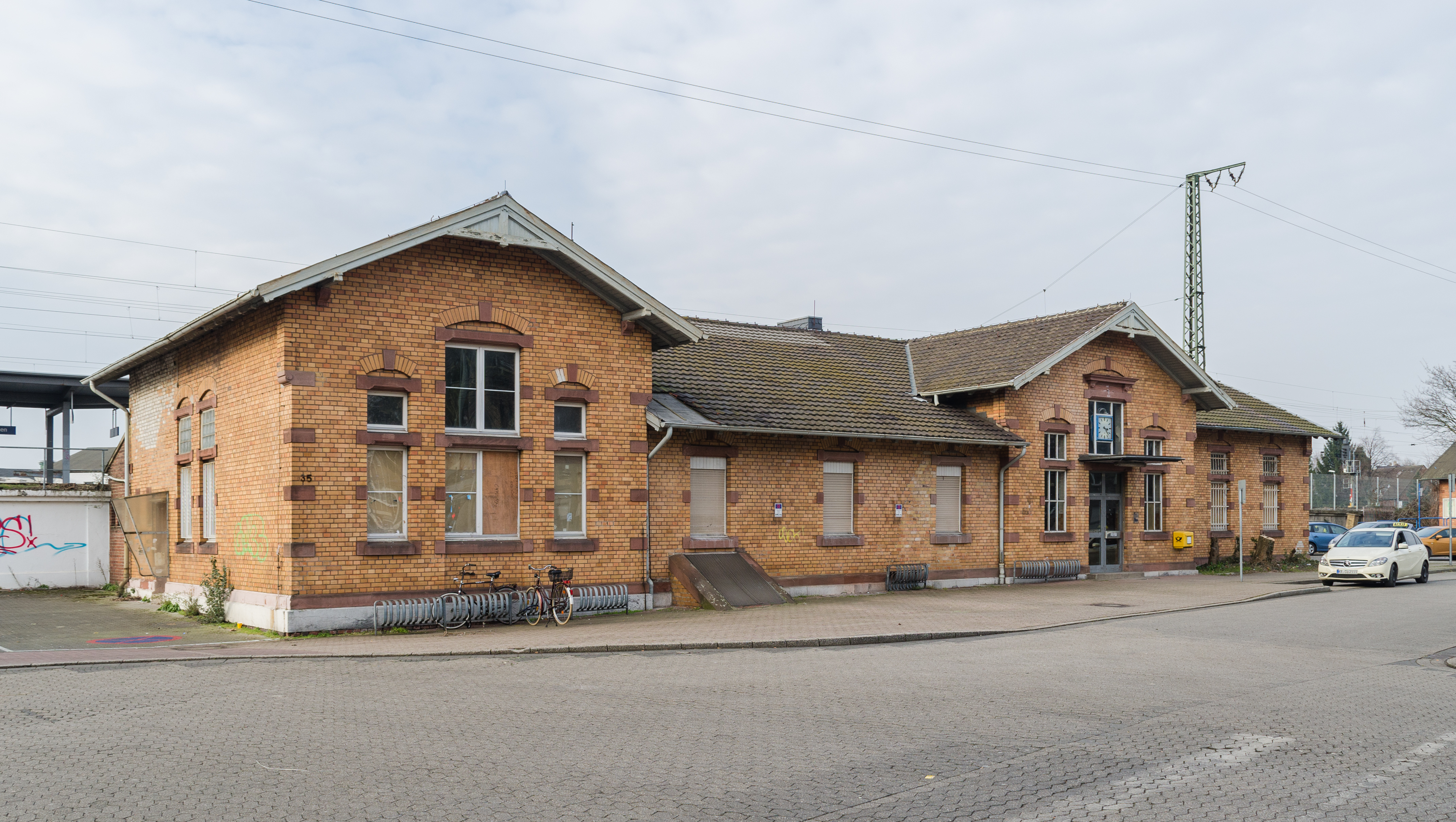 Krefeld, Uerdingen, Bahnhof, 2018-02 CN-01