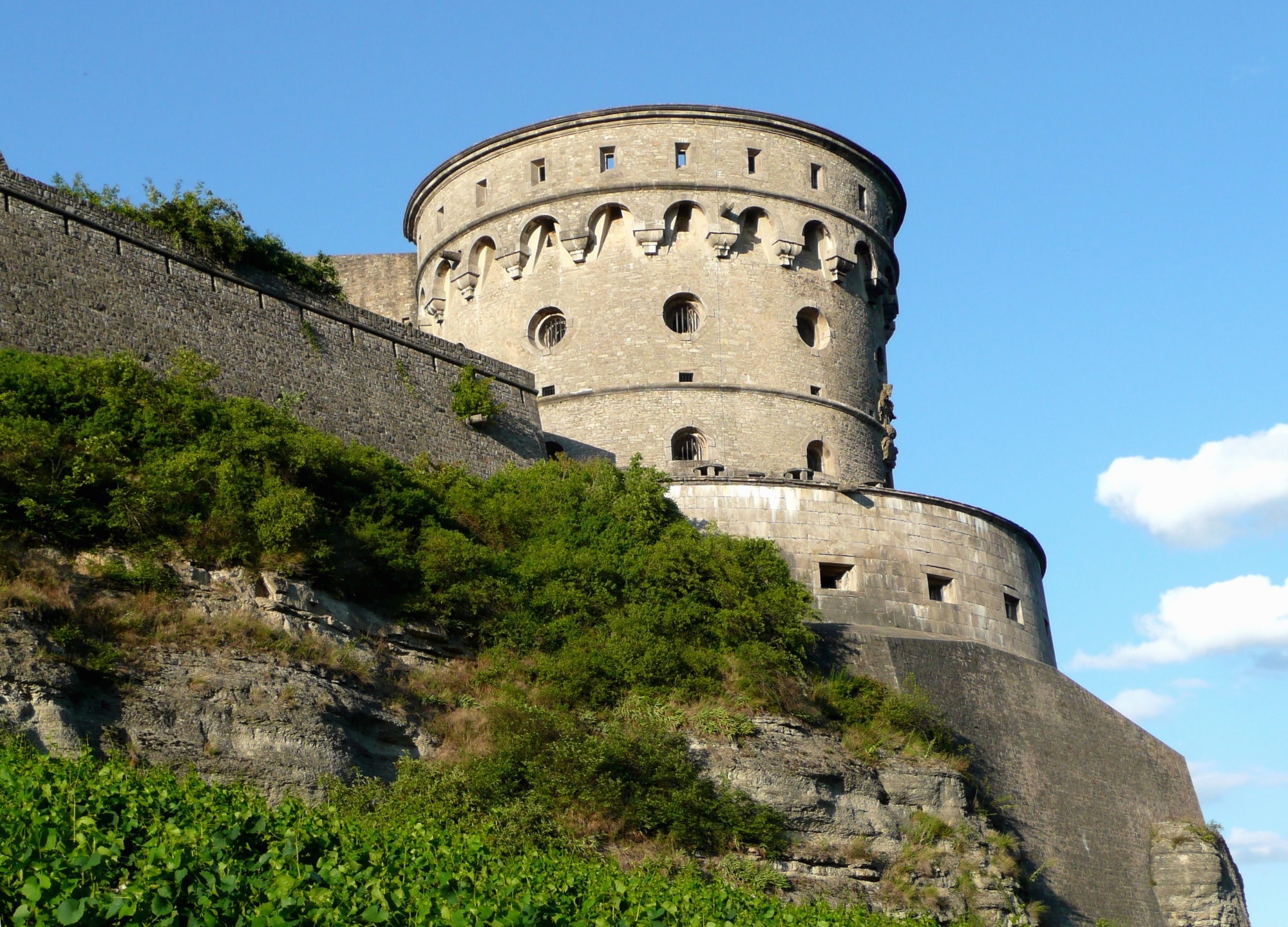 Maschikuliturm