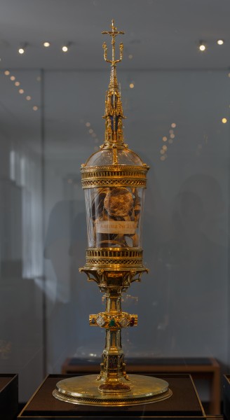 Aachen Germany Domschatz Reliquary-for-the-belt-of-Christ-01