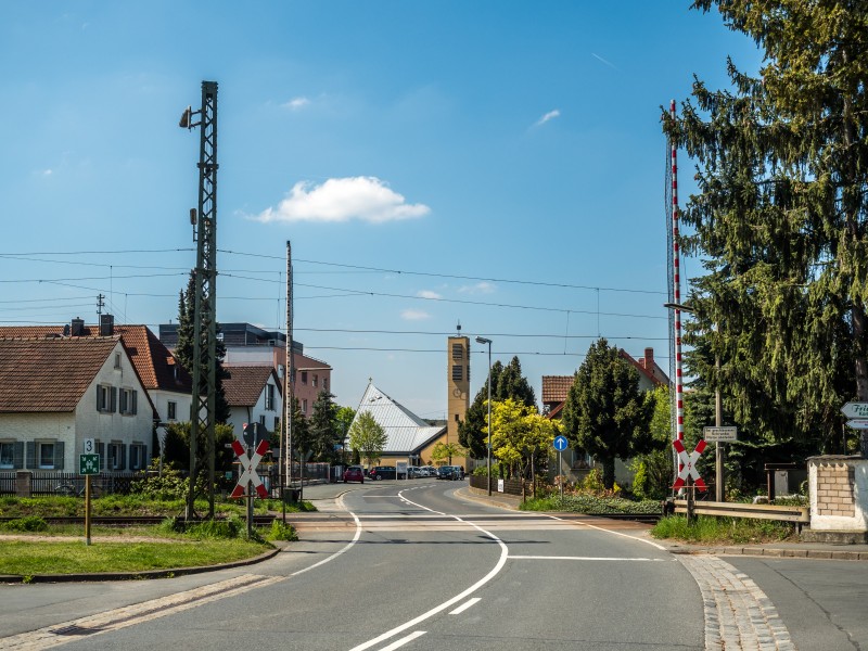 Bahnübergang-Buttenheim-P5022932