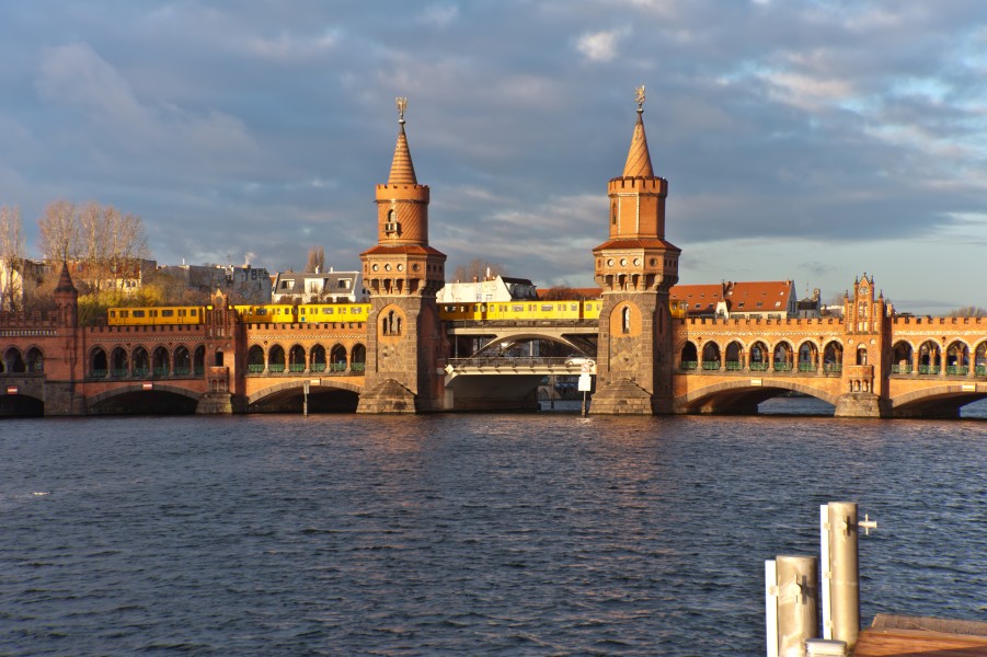 Berlin East Side Oberbaumbrücke