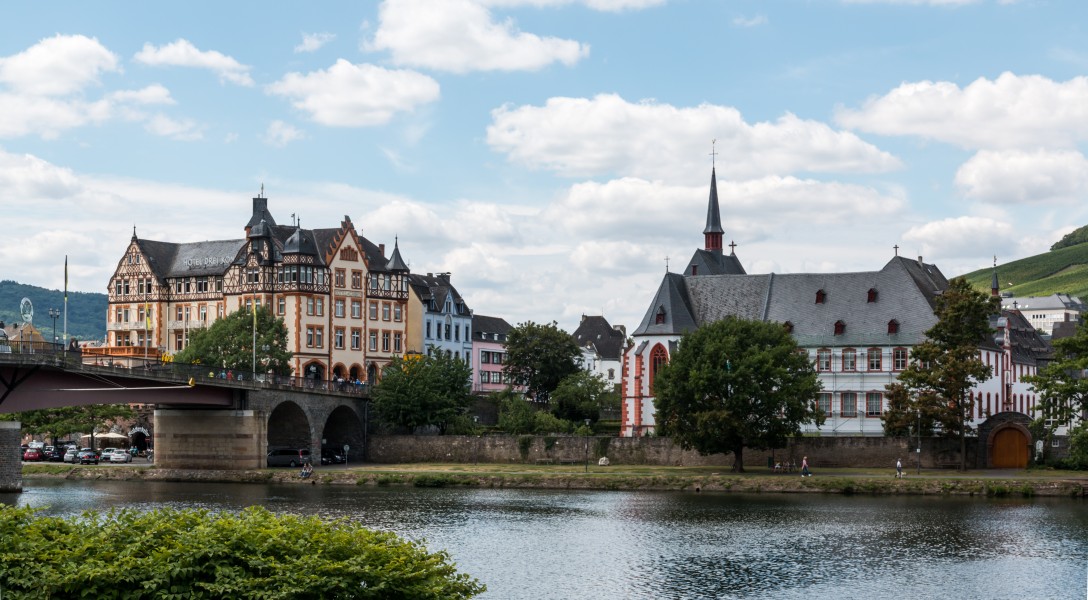 Bernkastel-Kues, Blick auf Kues -- 2015 -- 7557