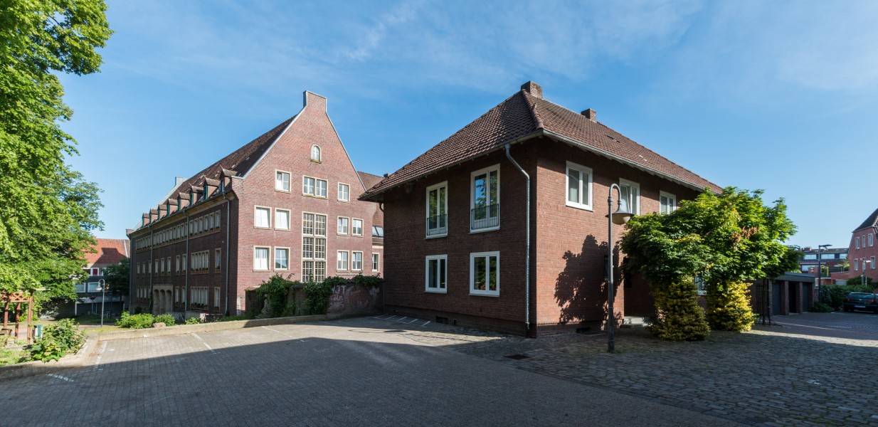 Dülmen, Katholisches Pfarramt St. Viktor -- 2015 -- 6573
