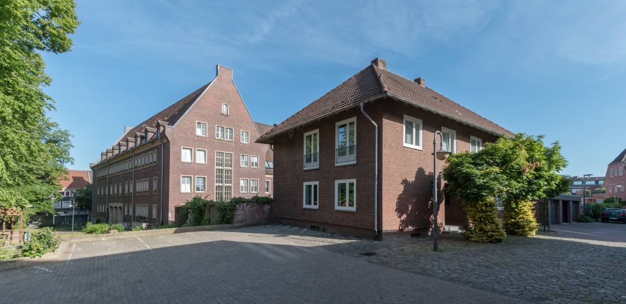 Dülmen, Katholisches Pfarramt St. Viktor -- 2015 -- 6573-5