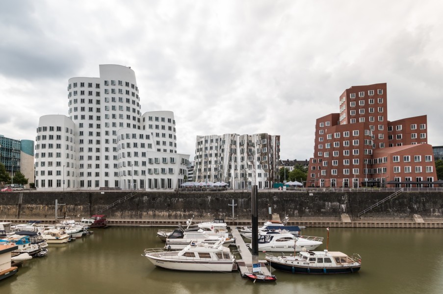 Düsseldorf, Neuer Zollhof -- 2015 -- 8158