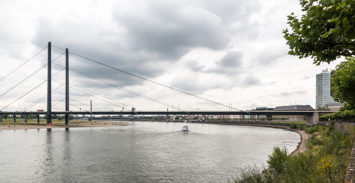 Düsseldorf, Rheinkniebrücke -- 2015 -- 8205