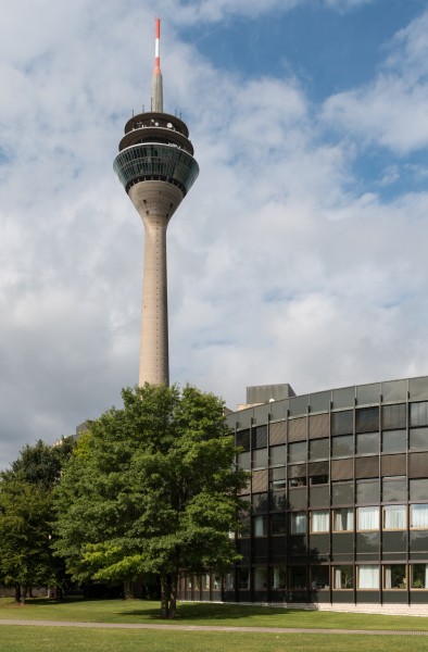 Düsseldorf, Rheinturm -- 2015 -- 8119