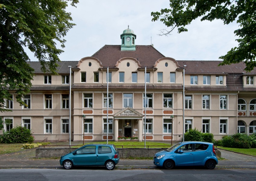 Duisburg, Bertha-Krankenhaus, 2012-07 CN-03