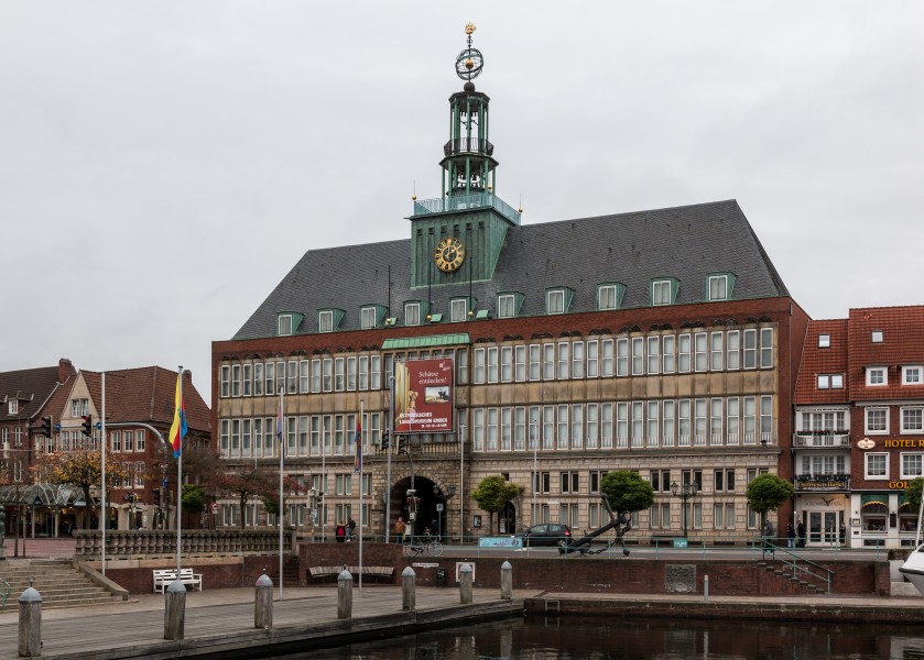 Emden, Rathaus -- 2016 -- 5504