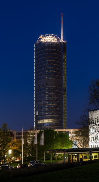 Essen, RWE-Turm, 2017-04 CN-01