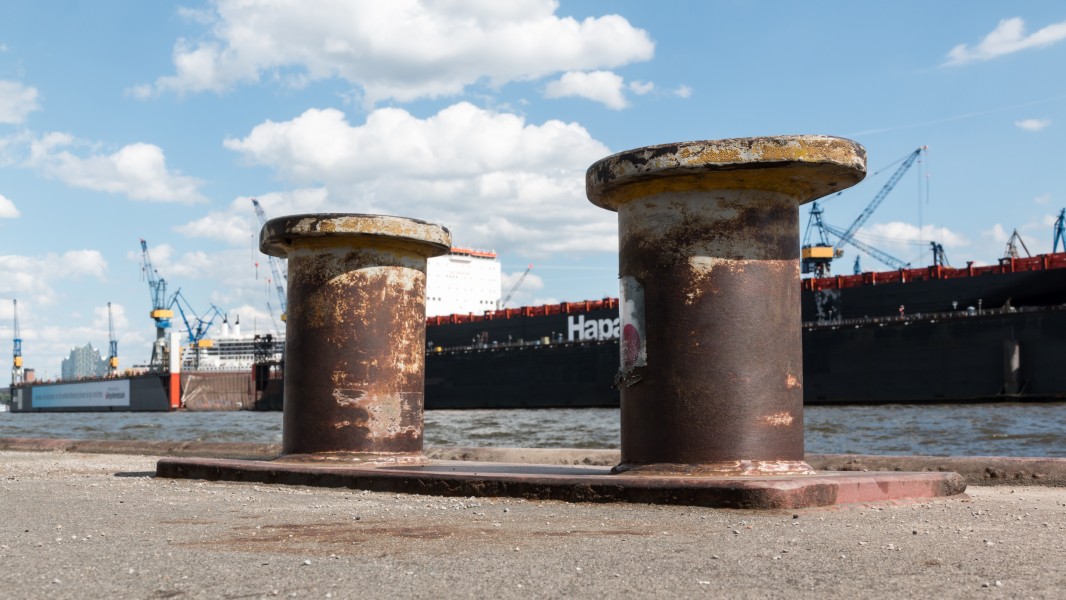 Hamburg, Hafen, Poller -- 2016 -- 3093