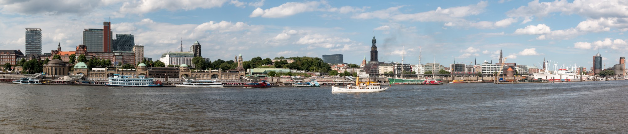 Hamburg, Landungsbrücken -- 2016 -- 3107-12