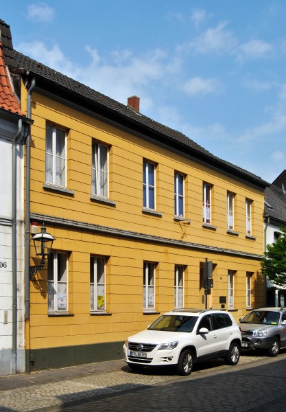 Krefeld, Rheinbabenstraße, 2011-04 CN-02