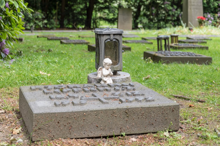 Münster, Park Sentmaring, Jesuitenfriedhof -- 2018 -- 0016