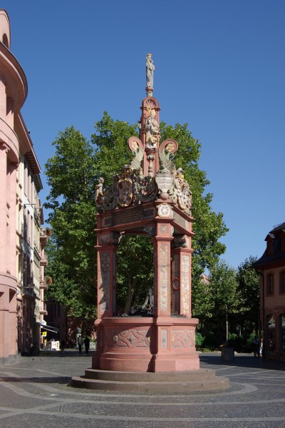 Mainz Marktbrunnen BW 2012-08-18 16-08-36