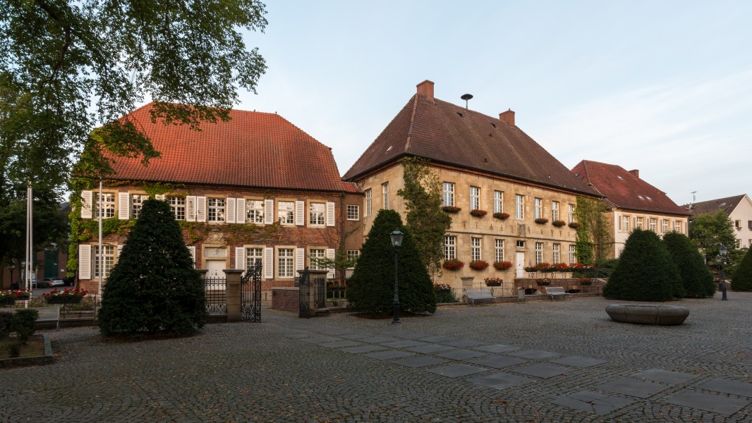 Nottuln, Gebäude -Stiftsplatz 6 bis 8- -- 2016 -- 3824