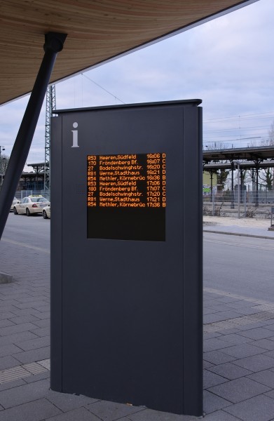 Unna Bahnhofsbereich neuer Busbahnhof Infosaeule IMGP7240 wp
