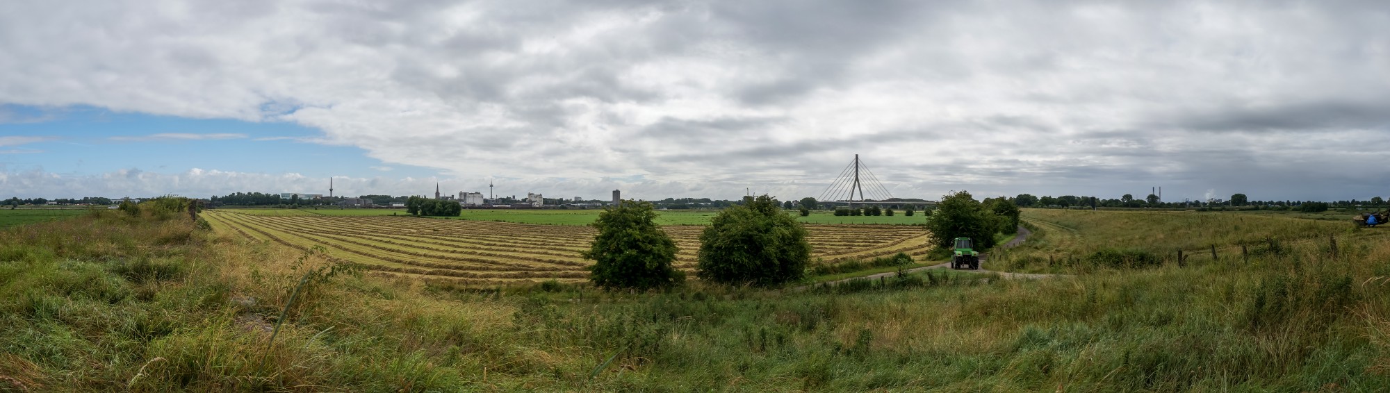 Wesel, Stadtansicht und Naturschutzgebiet -Rheinaue zwischen Büderich und Perrich- -- 2014 -- 657