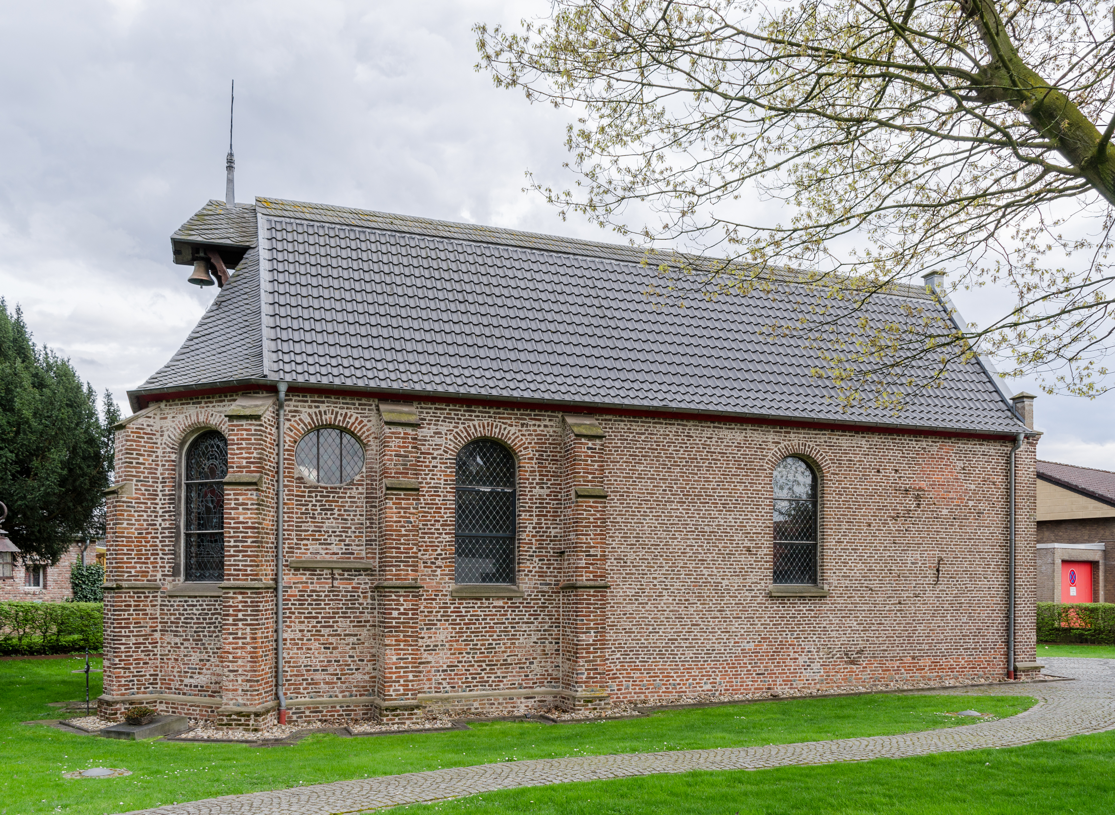 Rheinberg, Ossenberg, Schlosskapelle, 2018-04 CN-05