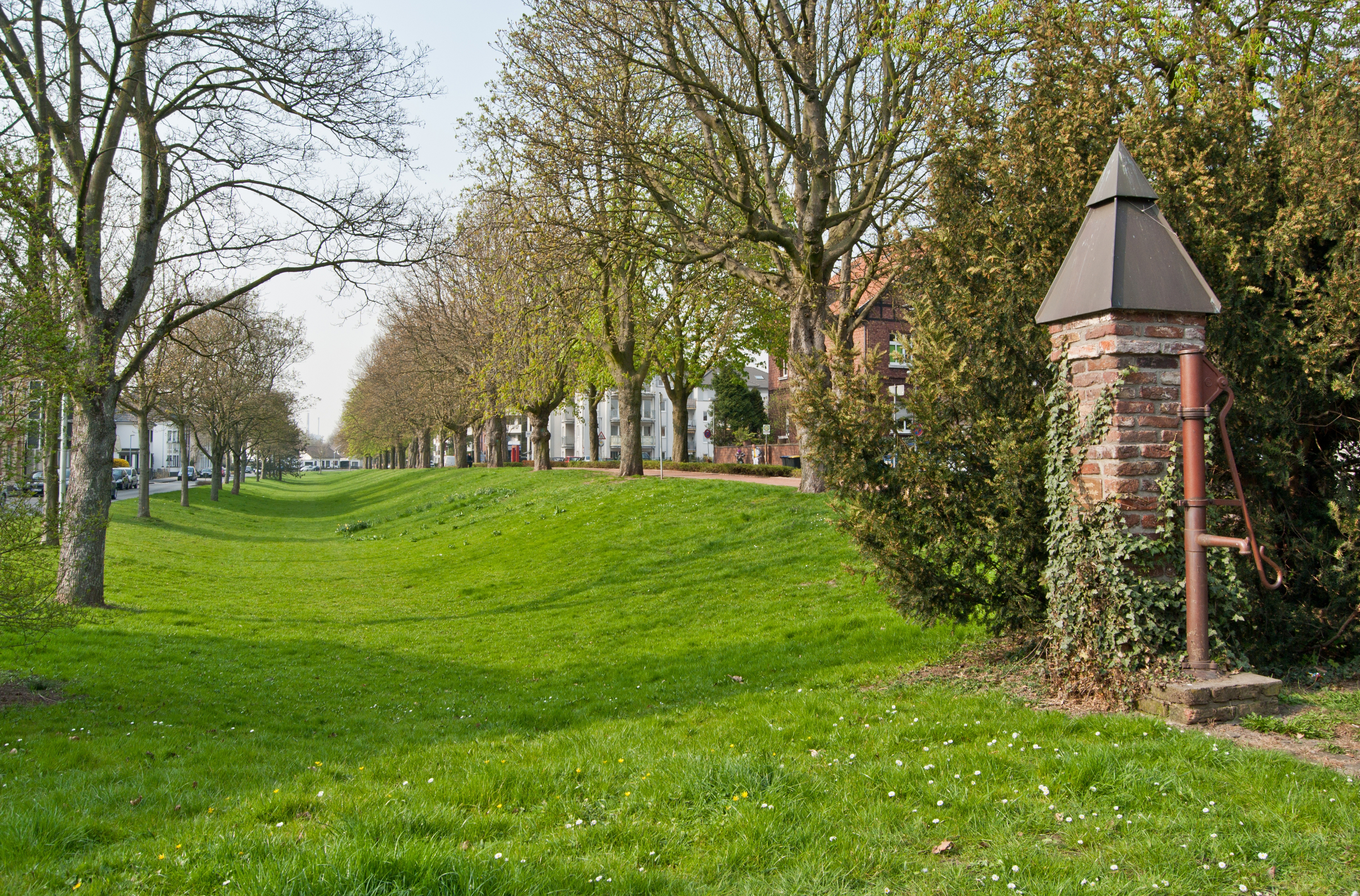 Rheinberg, Wallanlagen, 2012-04 CN-01