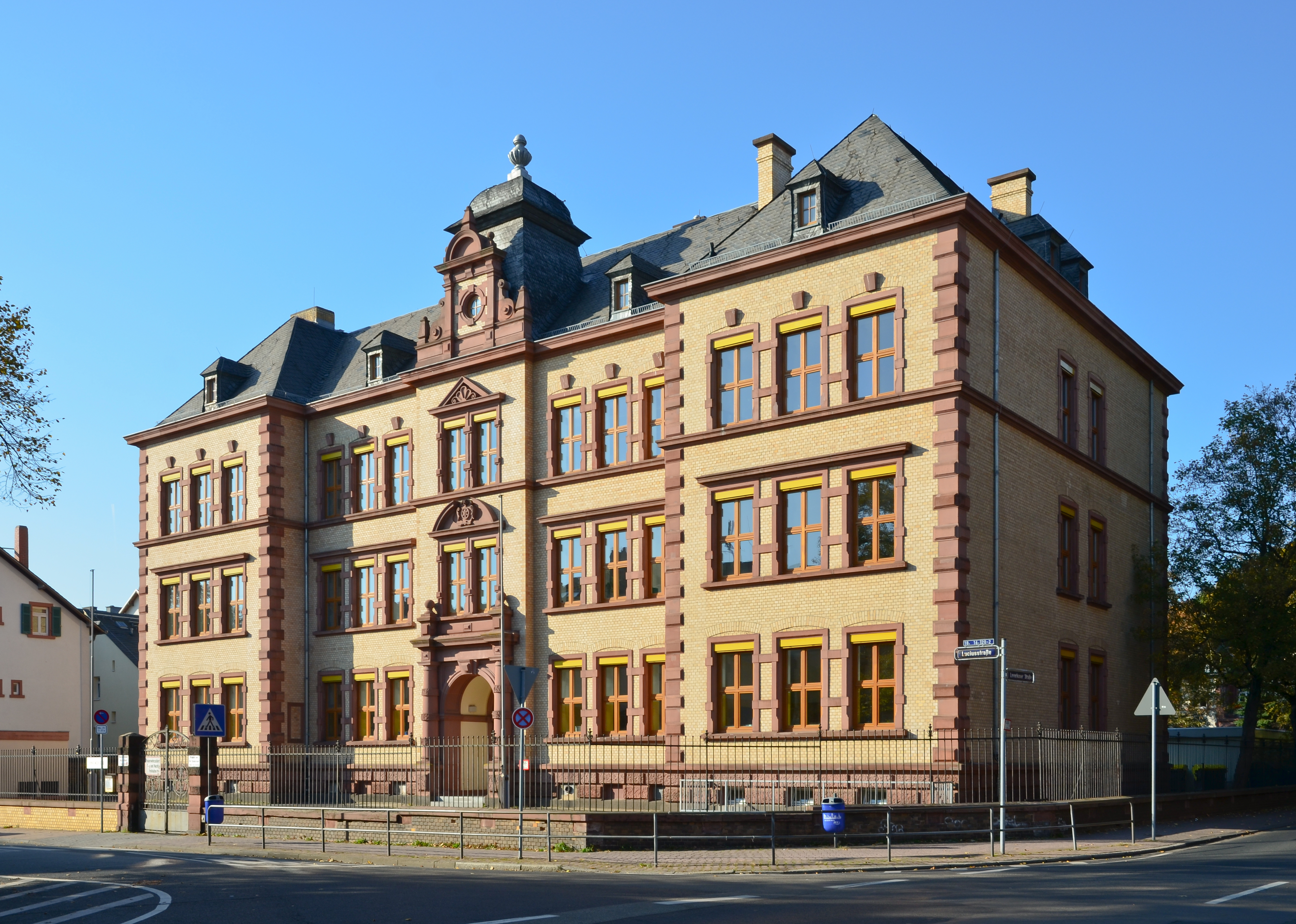 Robert-Koch-Schule Frankfurt Höchst - 01