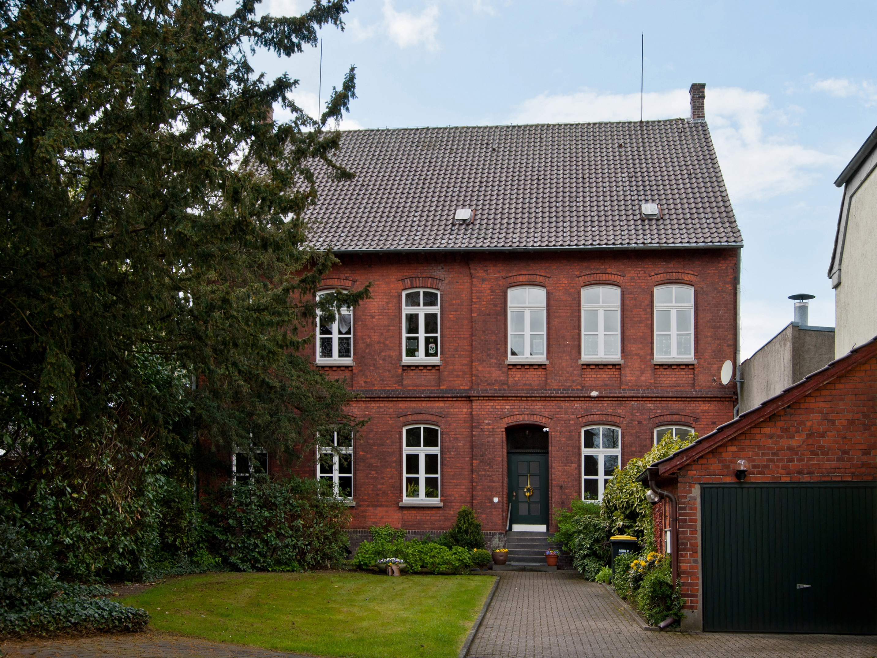 Sonsbeck, Kath. Pfarrhaus, 2012-04 CN-01