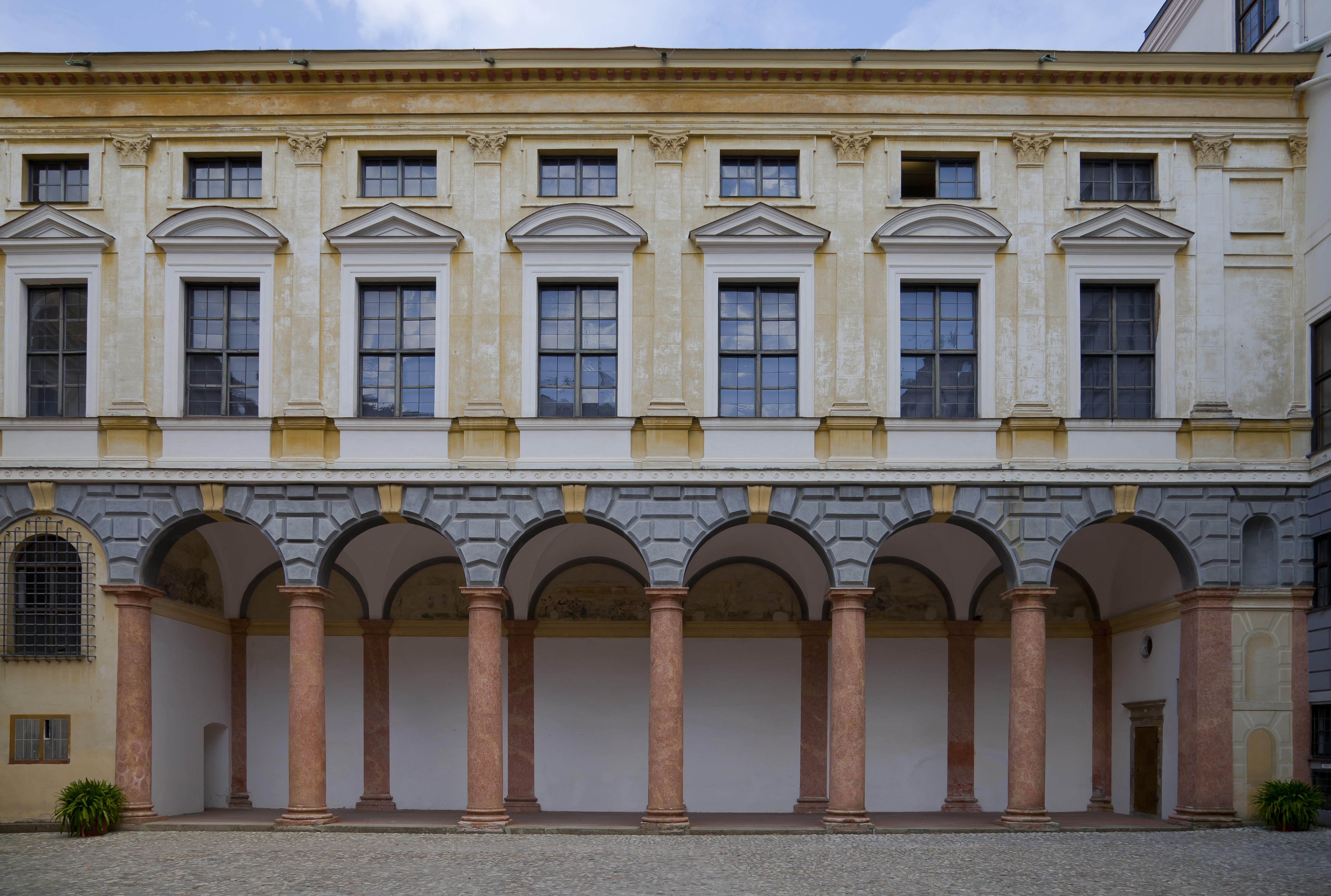 Stadtresidenz, Landshut, Alemania, 2012-05-27, DD 03