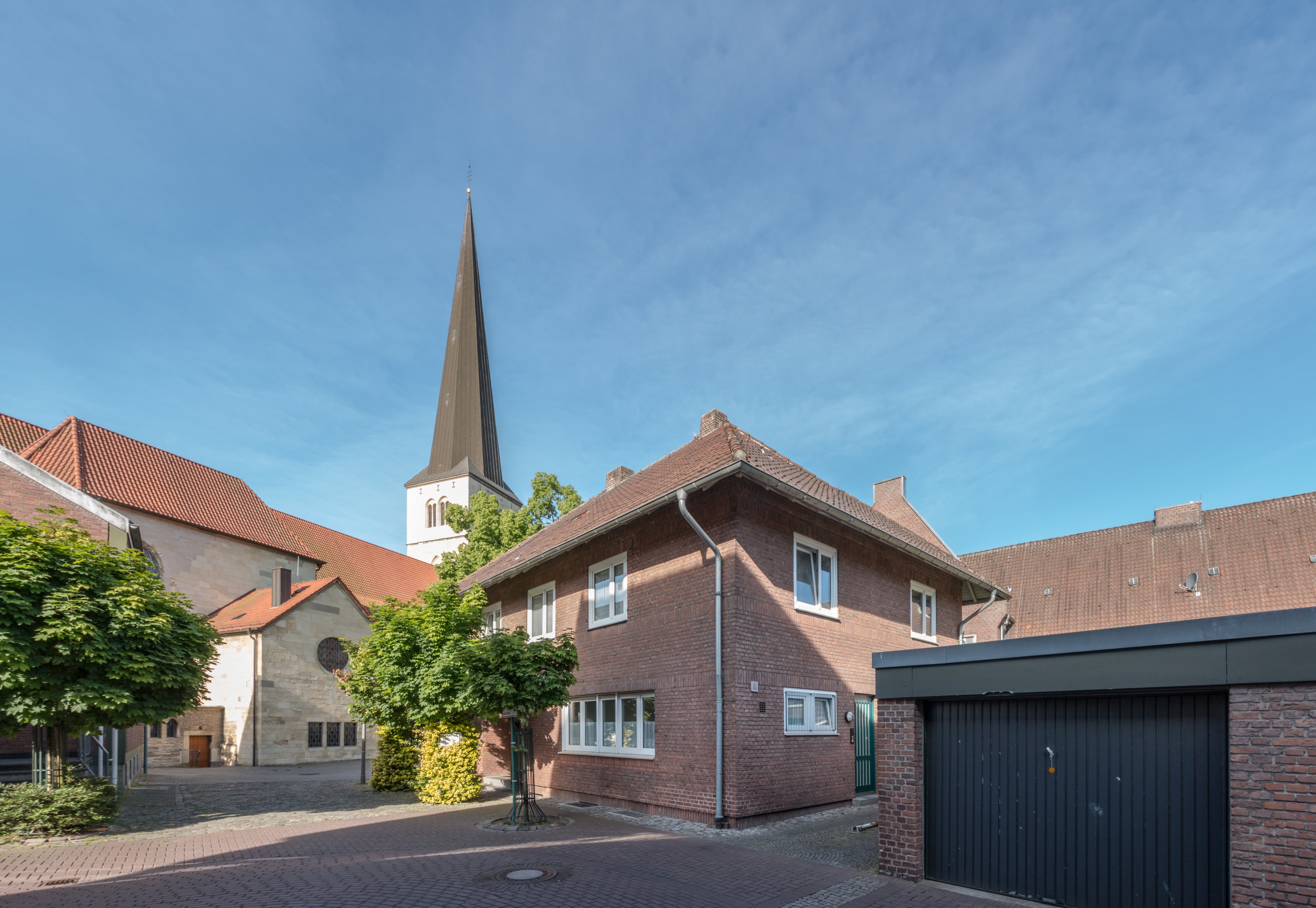 Dülmen, Katholisches Pfarramt St. Viktor -- 2015 -- 6605-8
