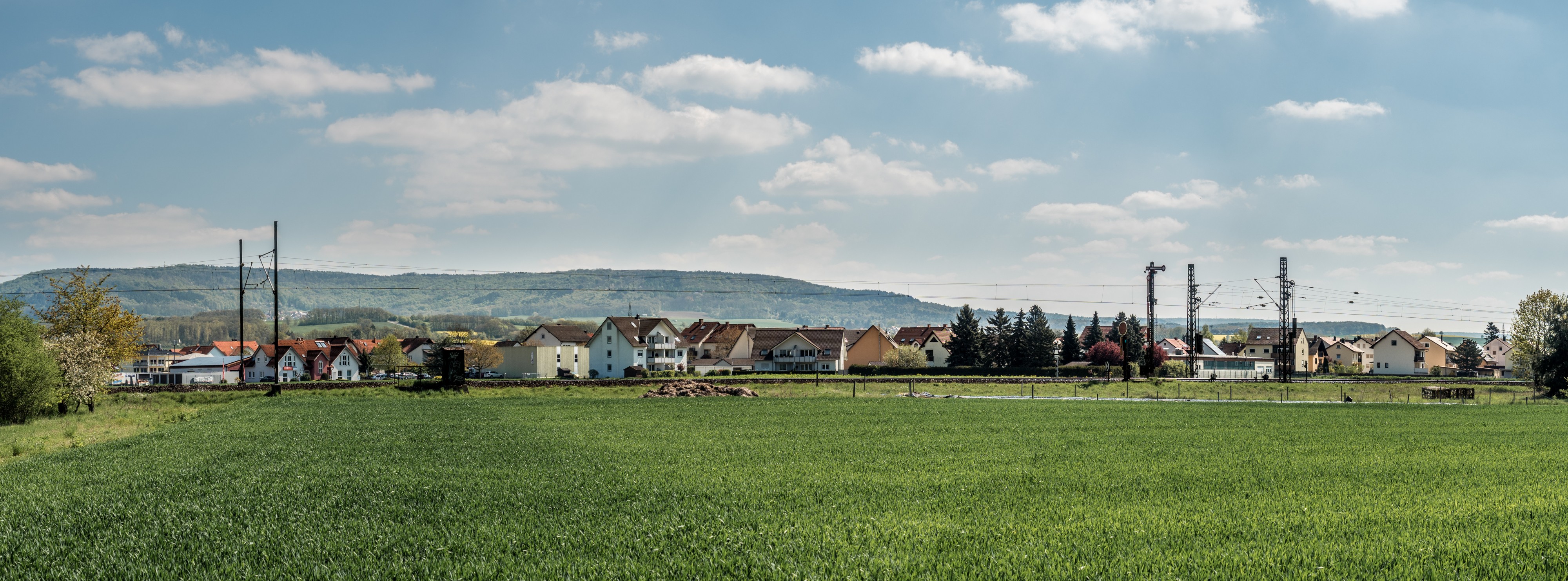 Eisenbahnstrecke-Strullendorf-Hirschhaid P5022876-Pano