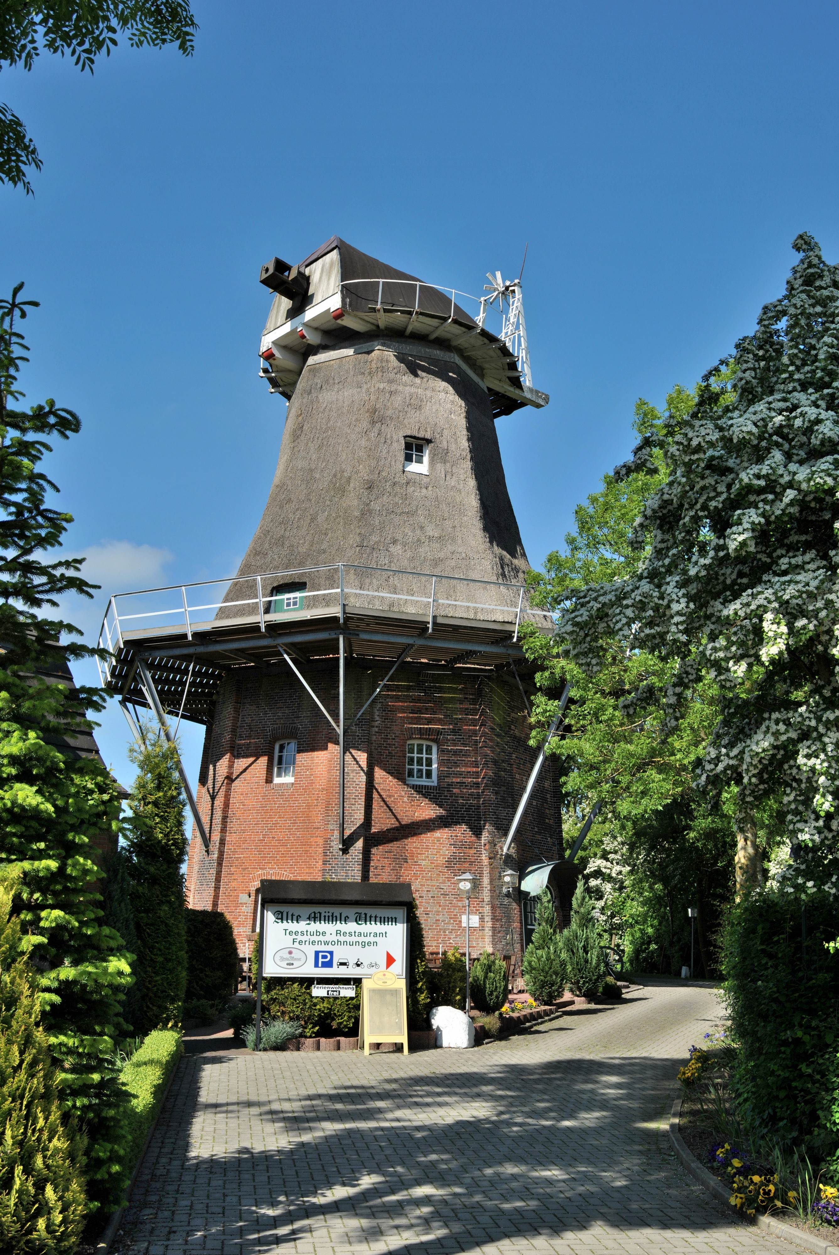 Krummhörn, Uttum, Mühle, 2010-06 CN-01