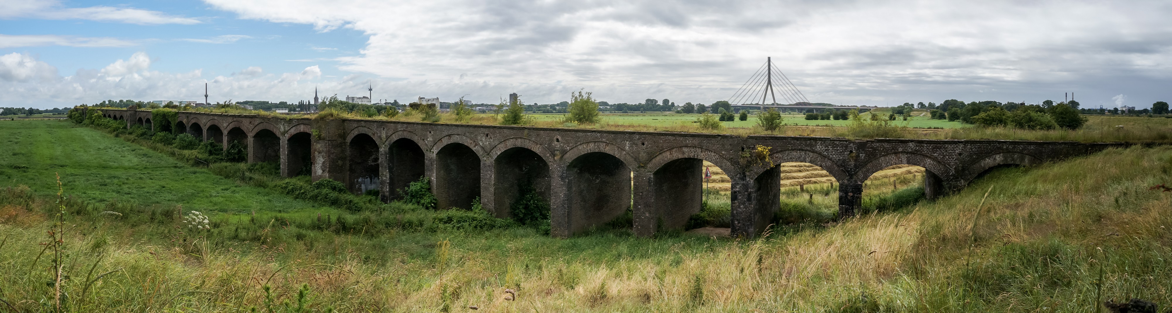 Wesel, Alte Eisenbahnbrücke -- 2014 -- 676