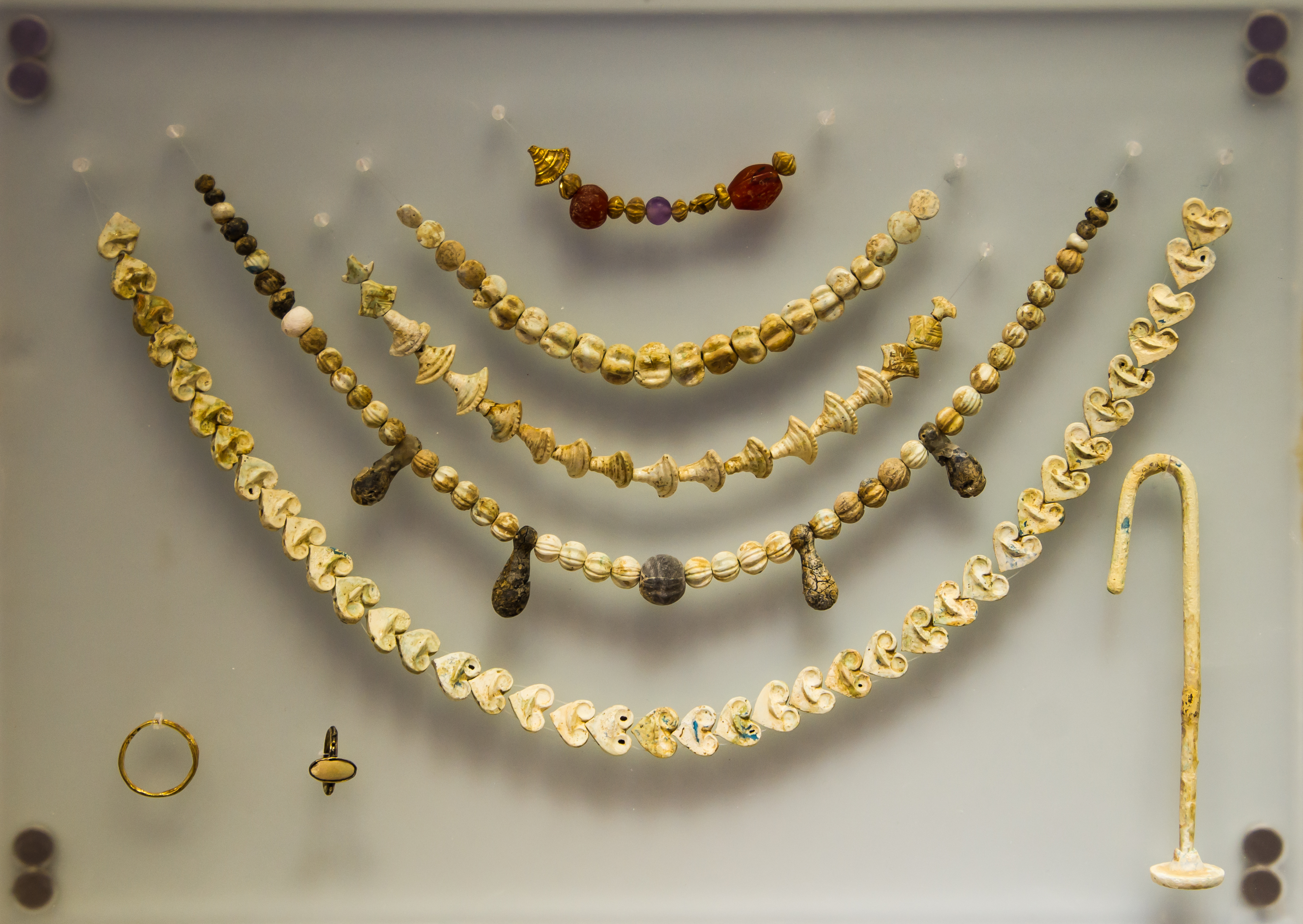 Minoan necklaces bone ivory Heraklion