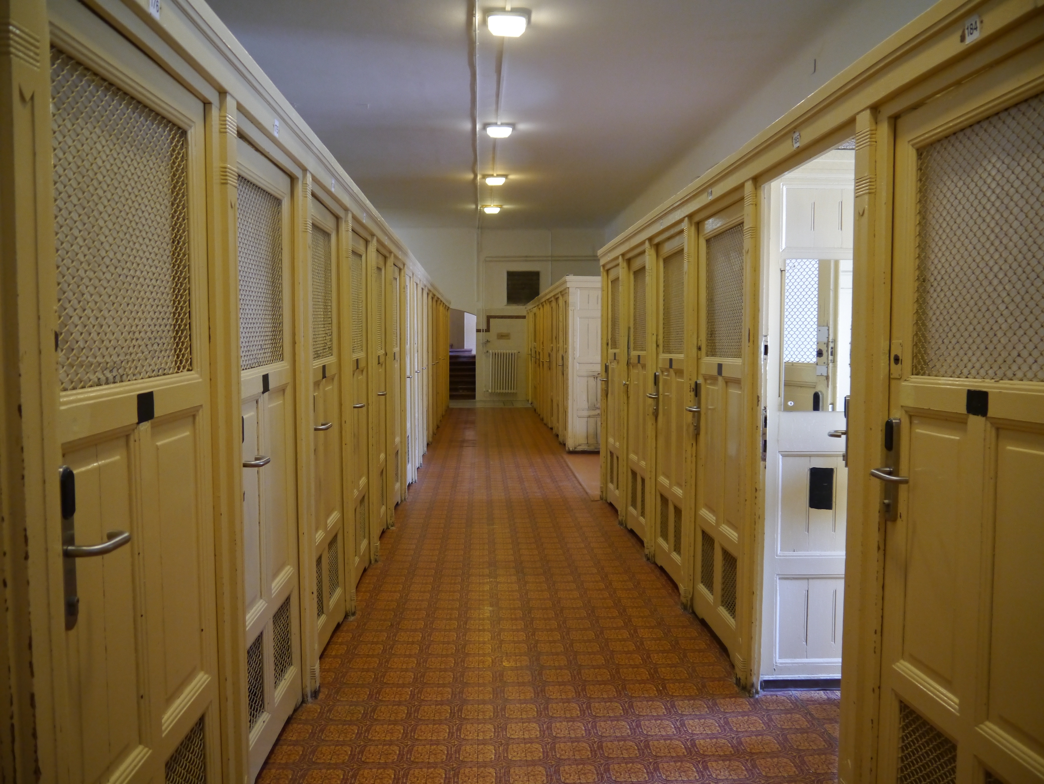 Budapest Széchenyi-Bad Umkleide 2