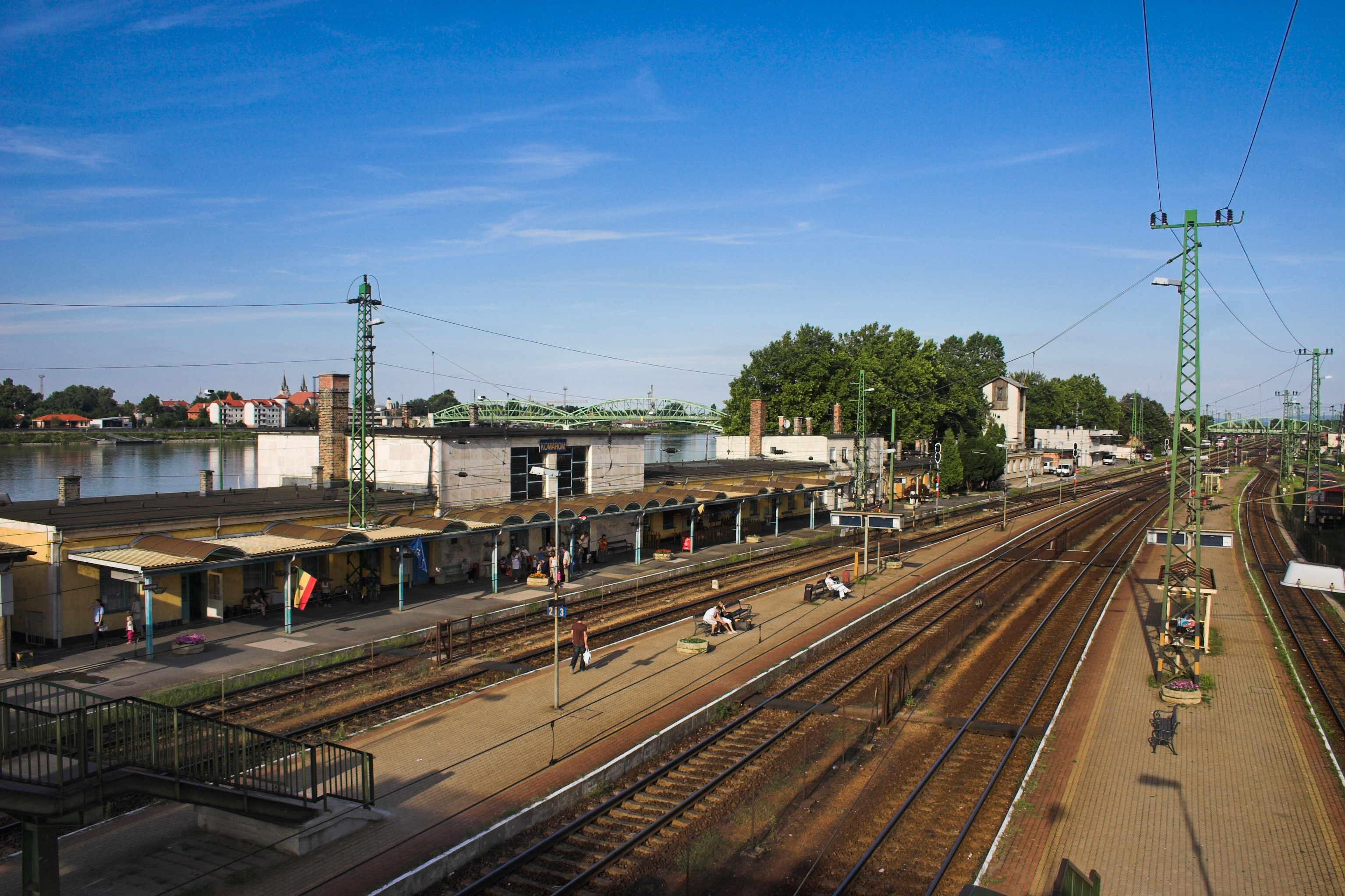 Komarom, railway station