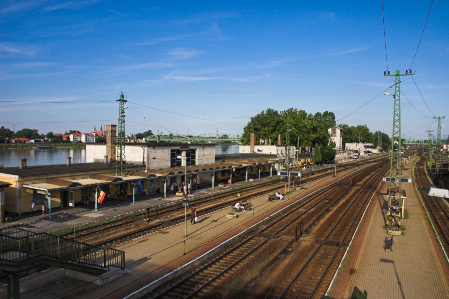 Komarom, railway station