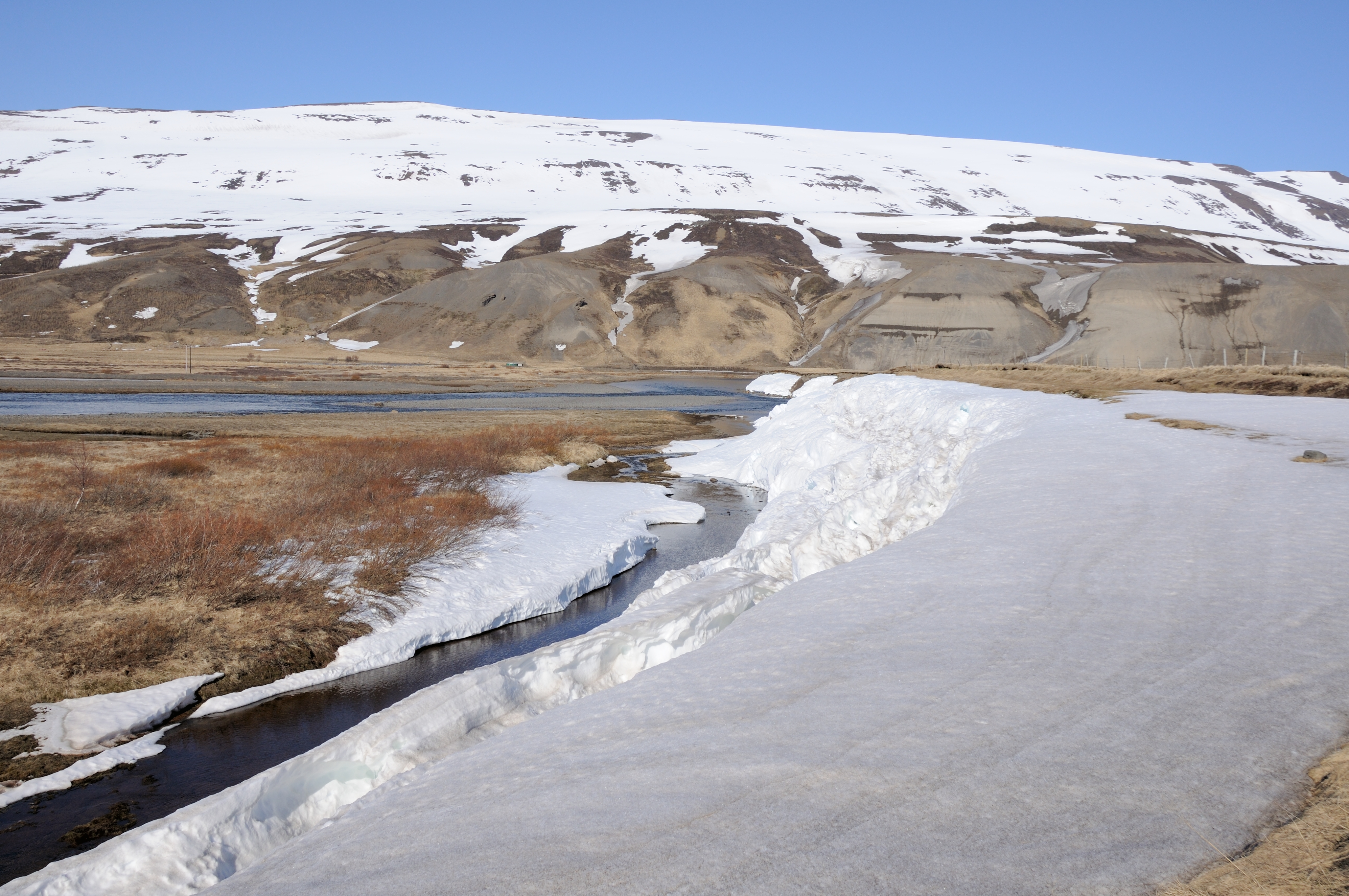 2014-05-01 09-55-33 Iceland - Akureyri Svalbarðseyri