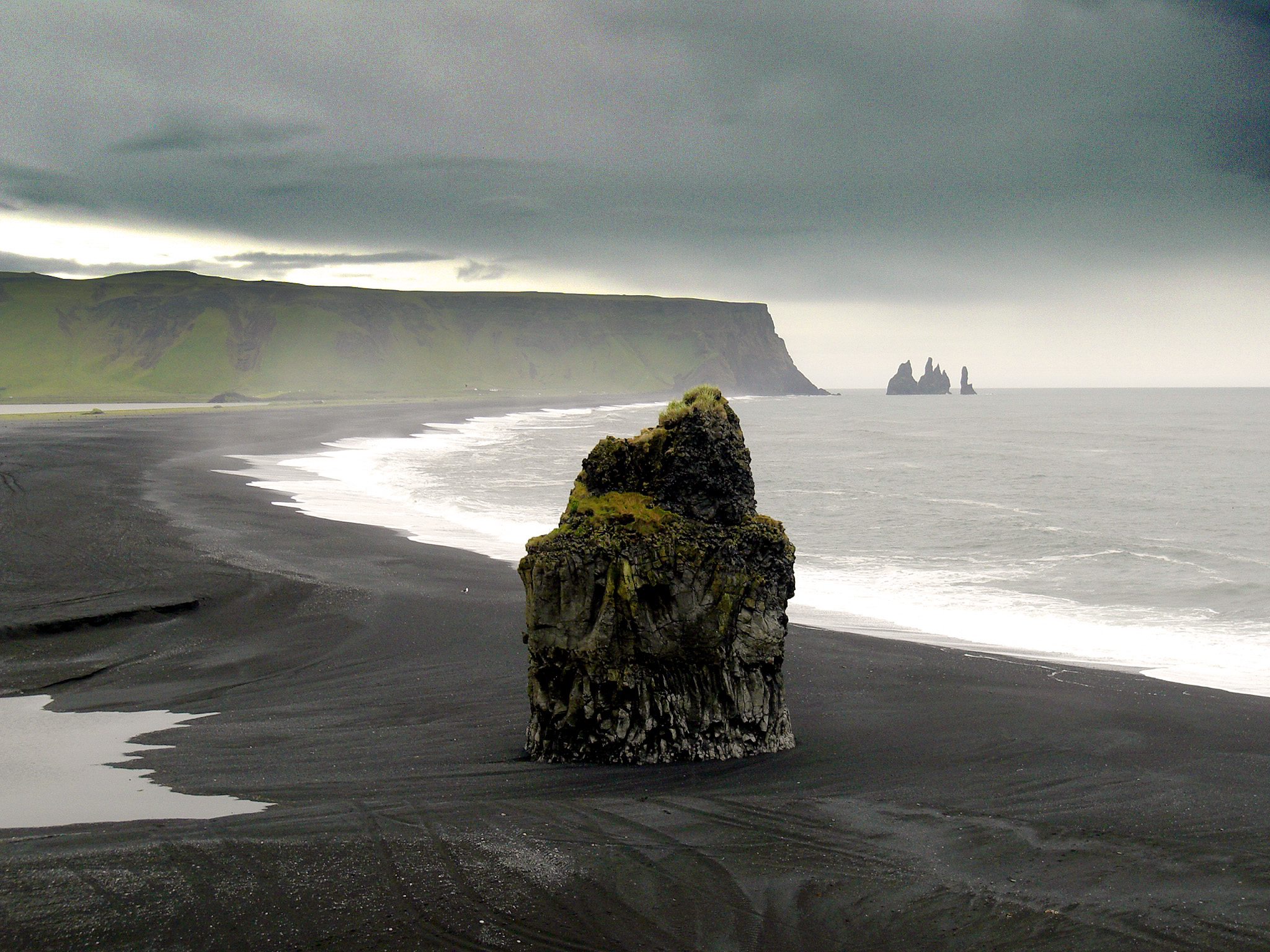 Between waters, Iceland