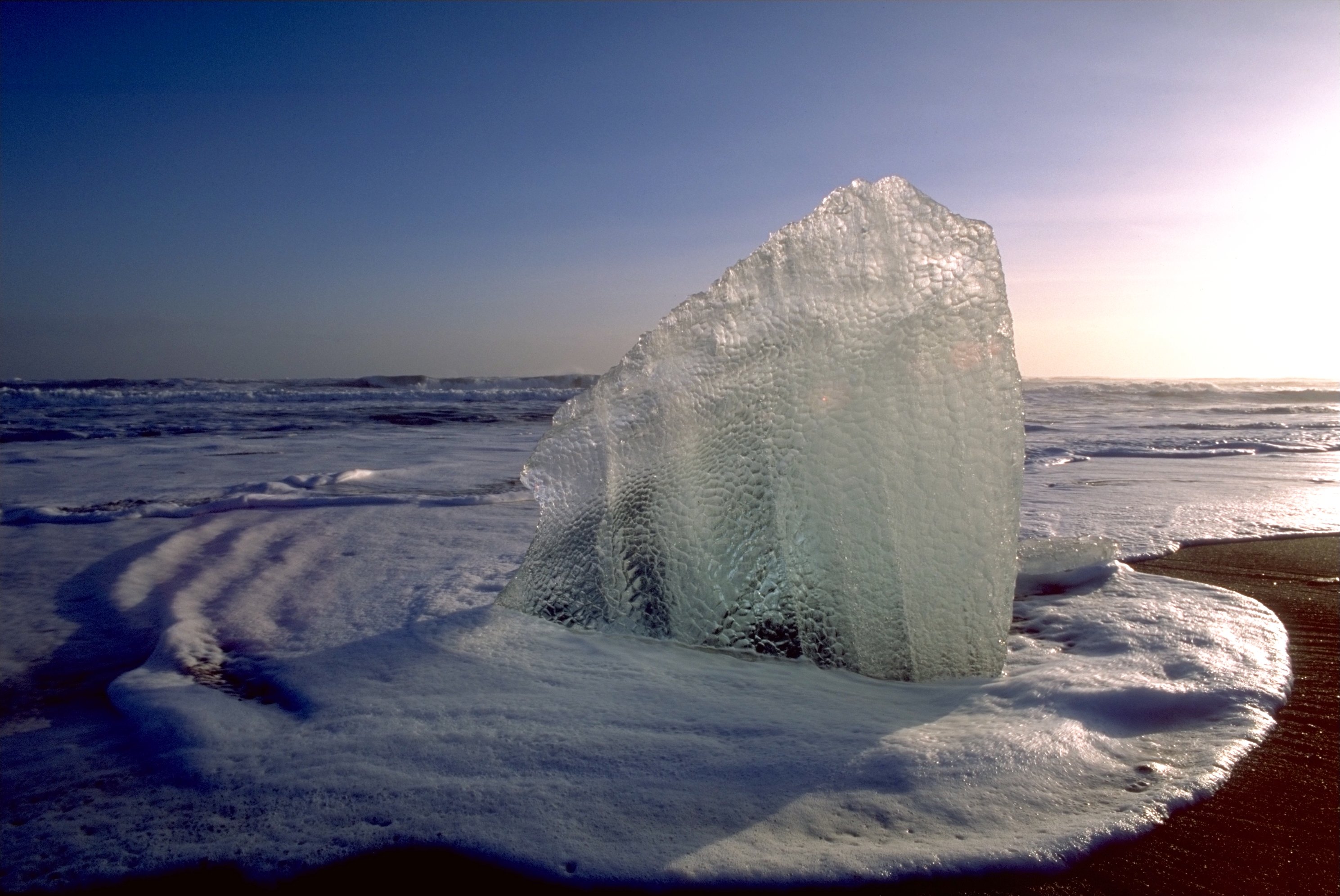 IceBlockNearJoekullsarlon3