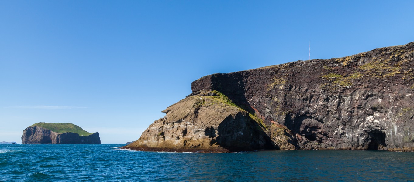 Acantilados de Heimaey, Islas Vestman, Suðurland, Islandia, 2014-08-17, DD 056