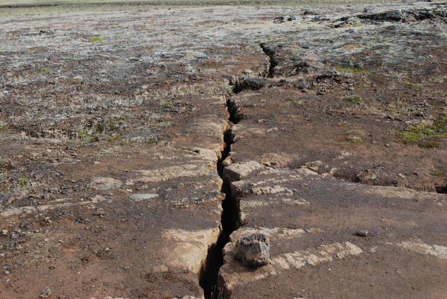 Cracks in Mývatn region (2)