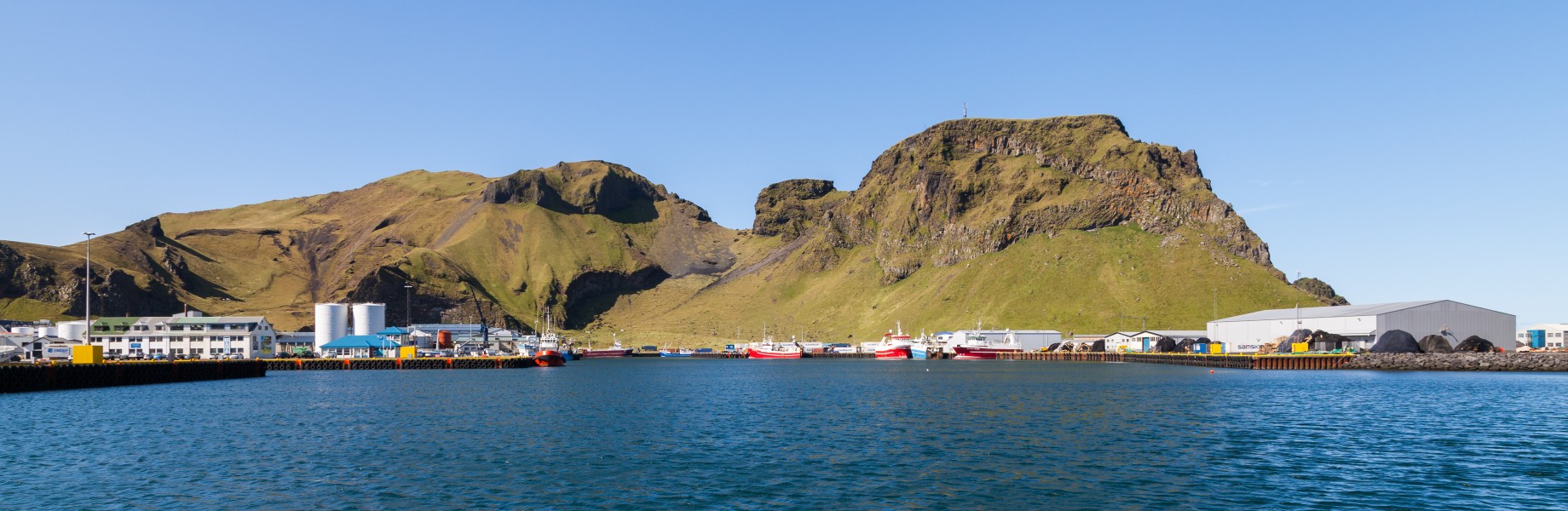 Puerto de Vestmannaeyjar, Heimaey, Islas Vestman, Suðurland, Islandia, 2014-08-17, DD 088
