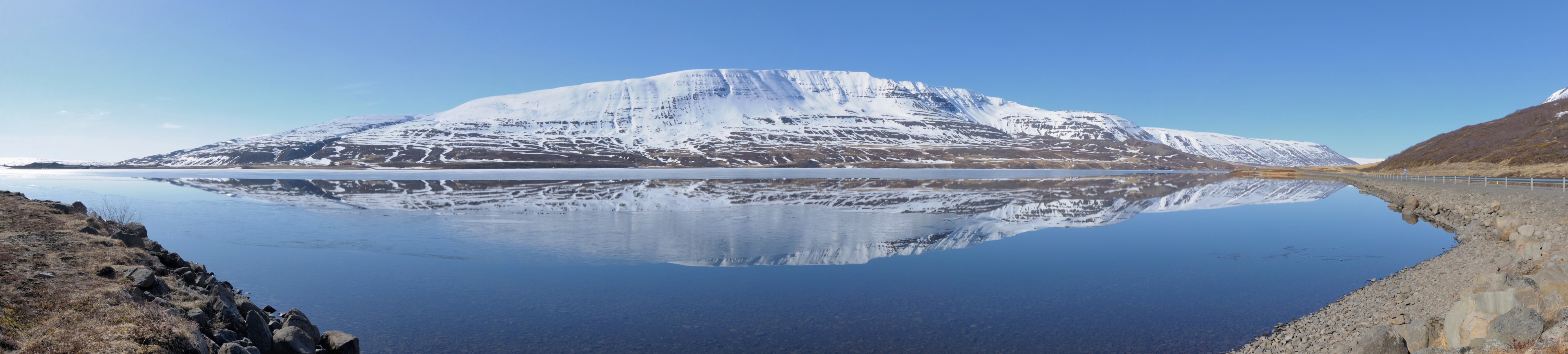 2014-05-01 10-17-43 Iceland - Fosshólli Svalbarðseyri