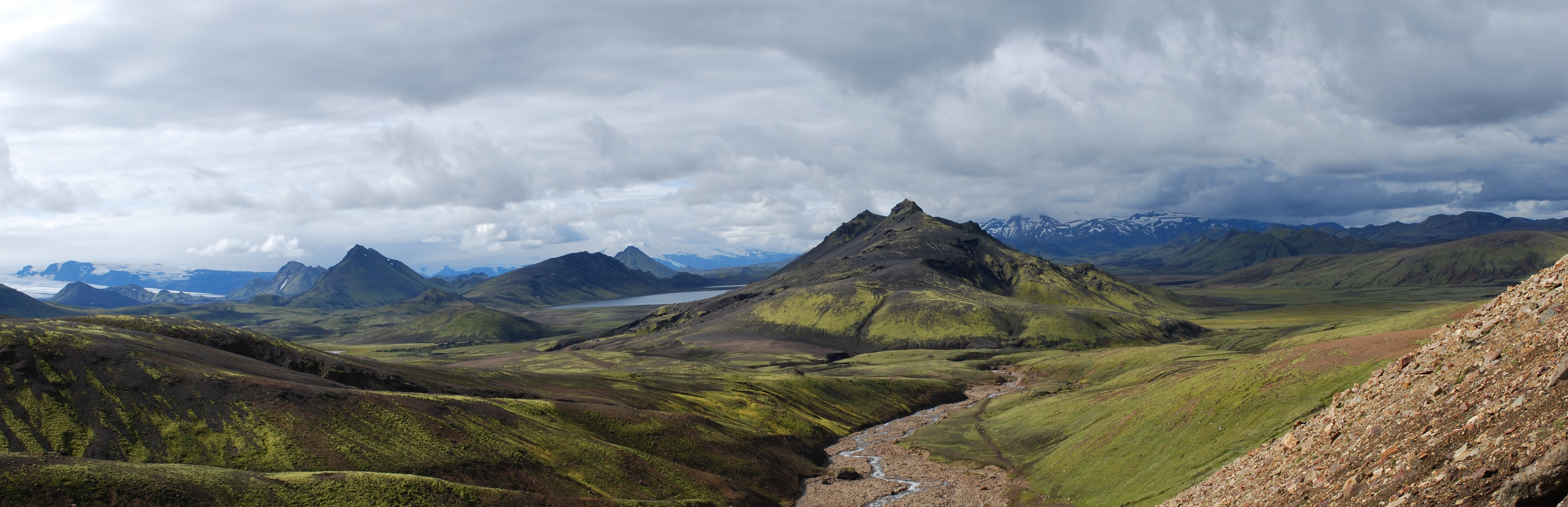 Rainbow Mountains in Landmannalaugar region - panorama (3)