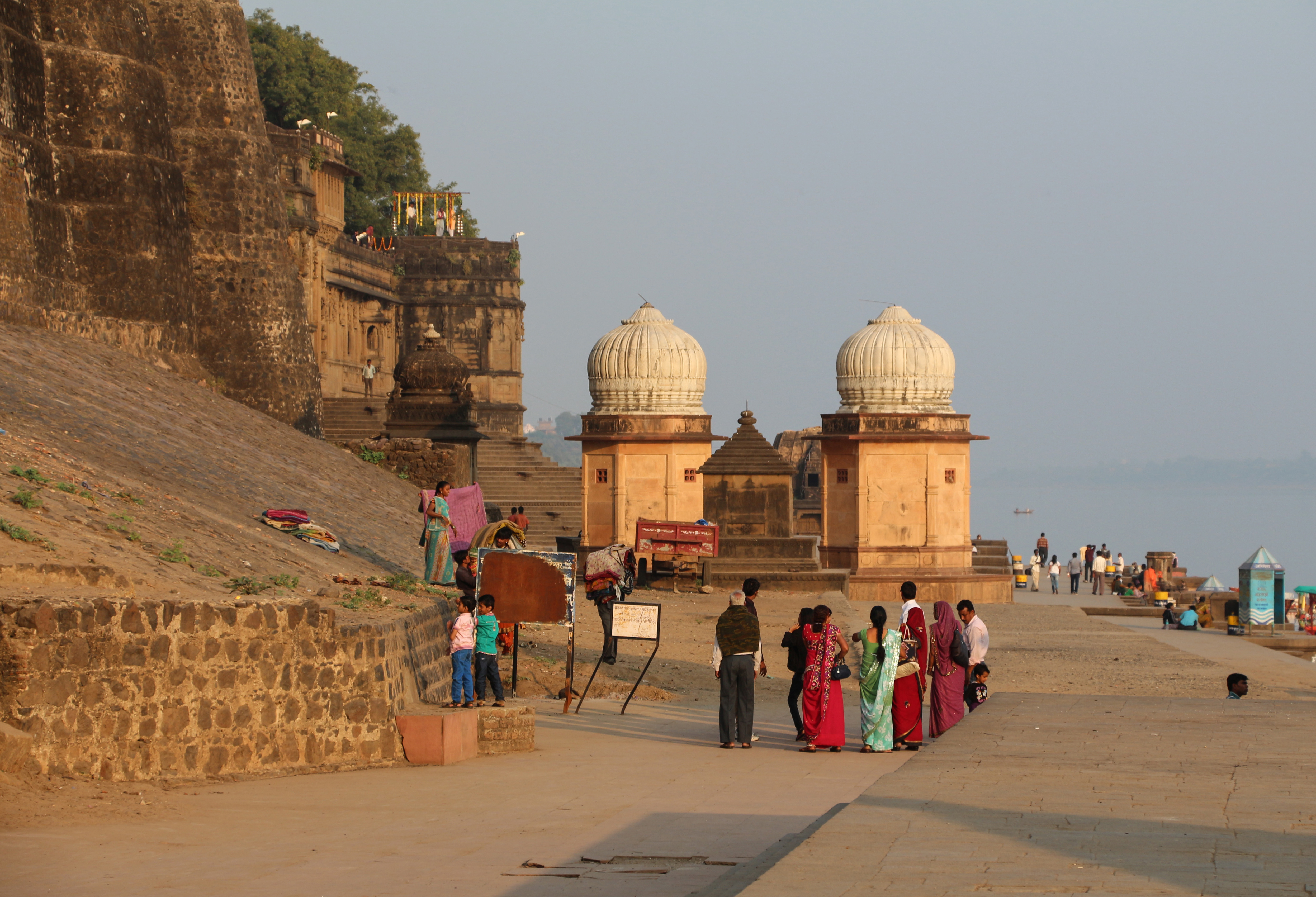 Ghats of Maheshwar 02