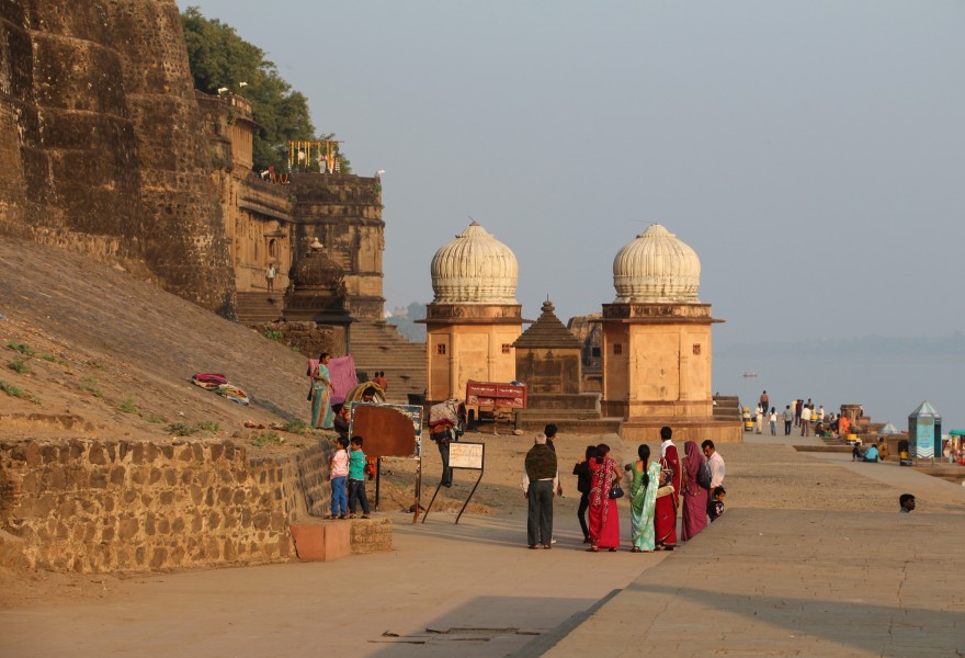 Ghats of Maheshwar 02
