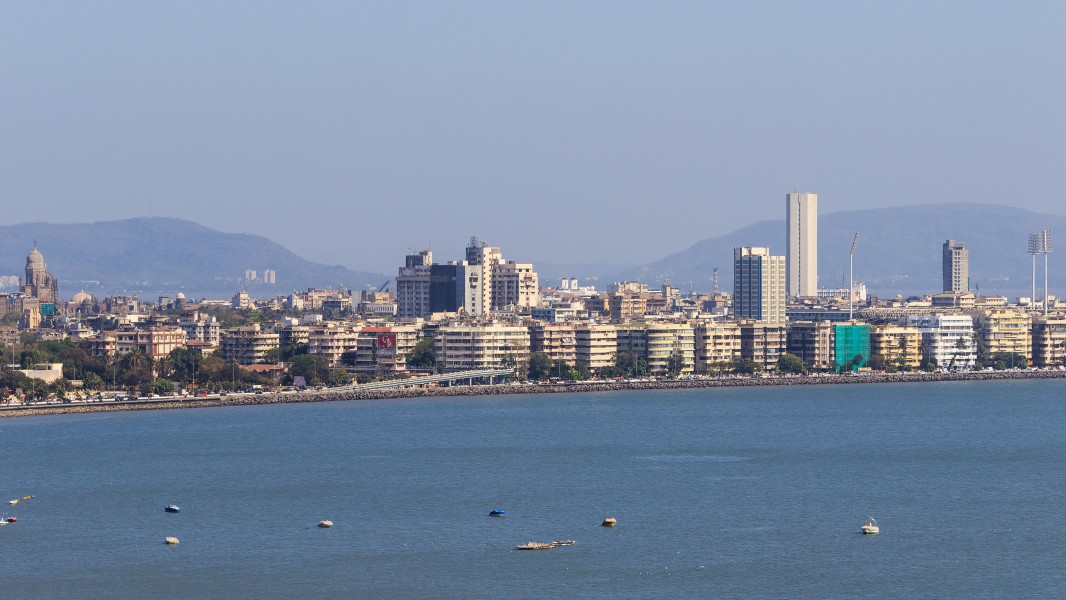Mumbai 03-2016 27 skyline at Marine Drive