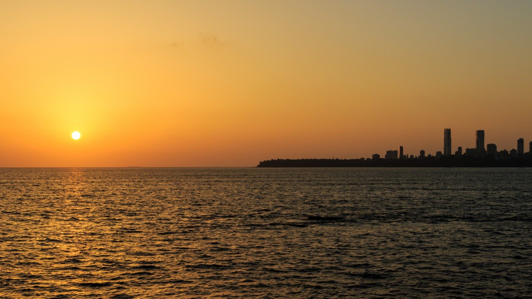 Mumbai 03-2016 45 sunset at Marine Drive