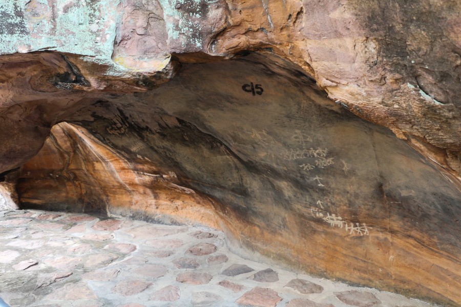 Rock Shelter 6, Bhimbetka 01