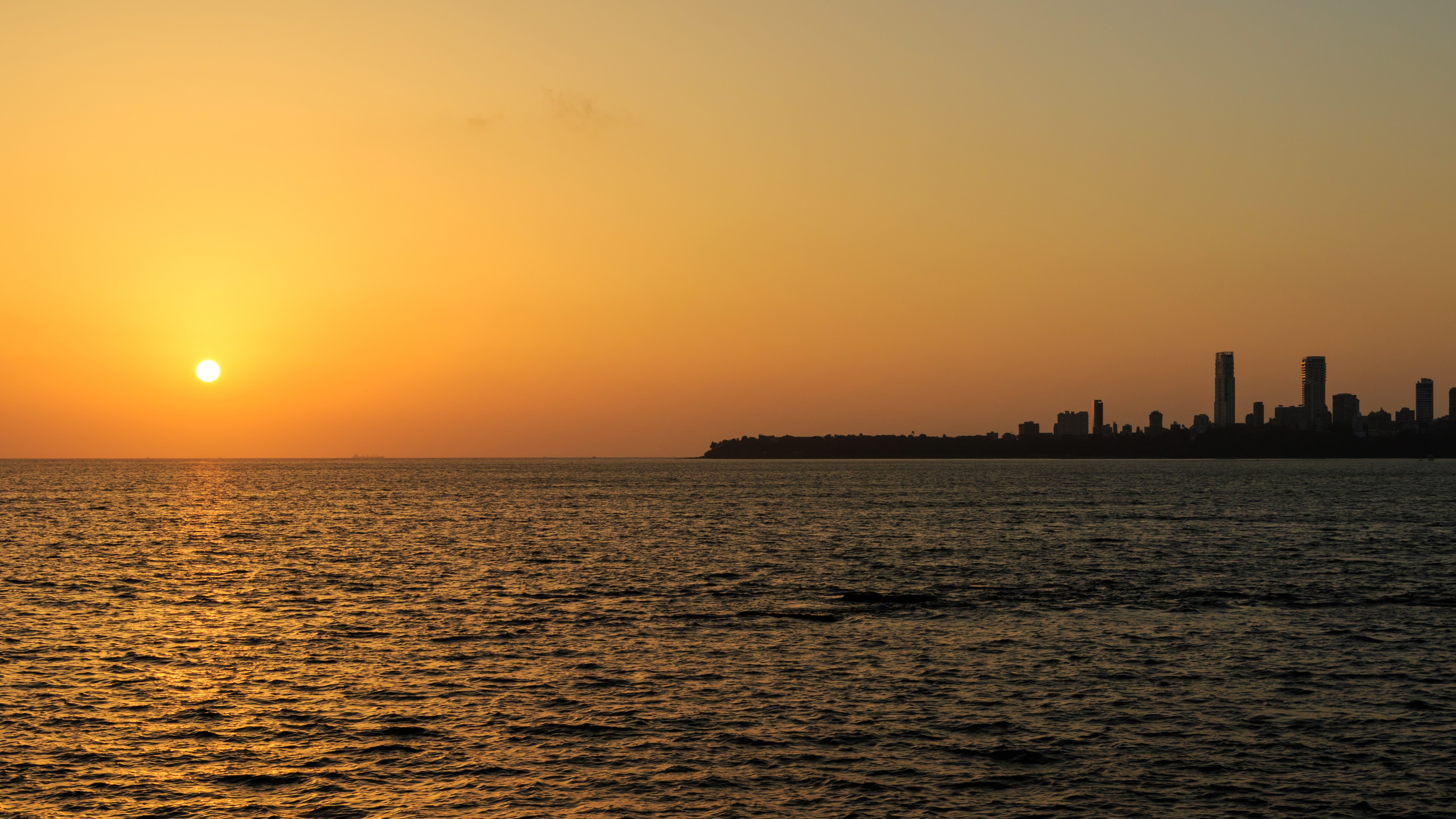 Mumbai 03-2016 45 sunset at Marine Drive