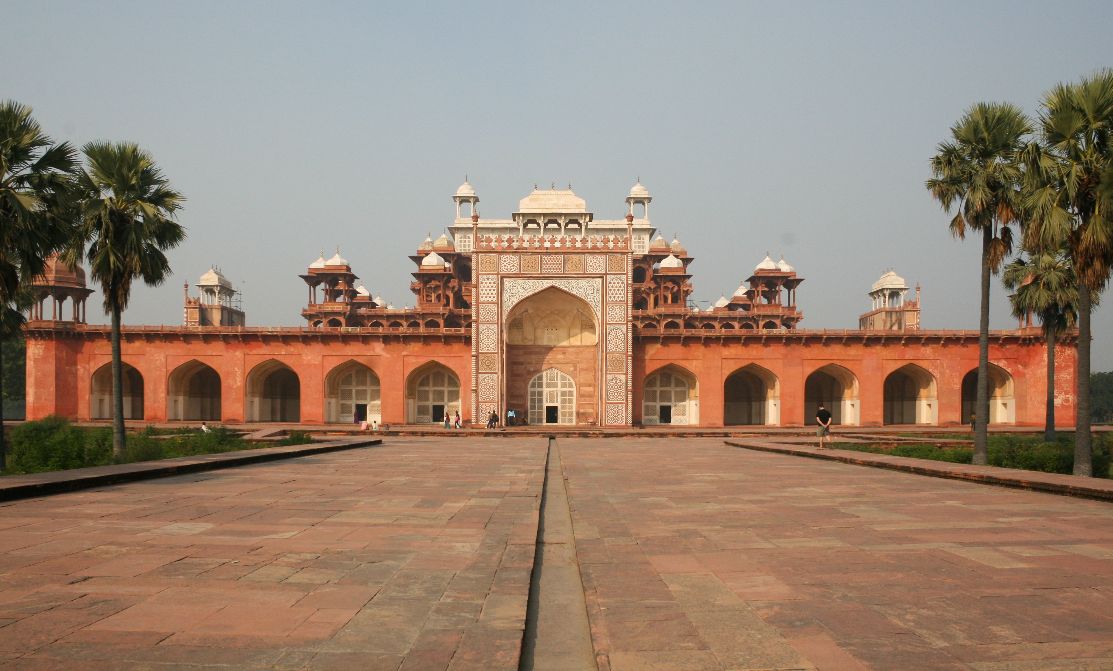 Tumba de Akbar el Grande-Sikandra-India03
